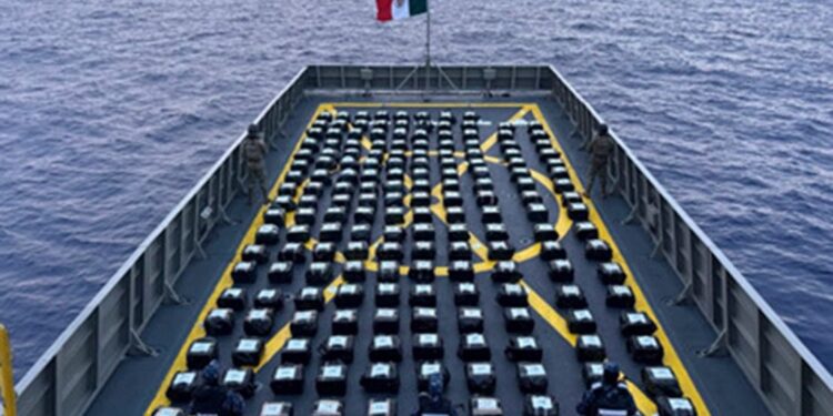 Marina incauta más de dos toneladas de cocaína en un operativo en el Pacífico mexicano