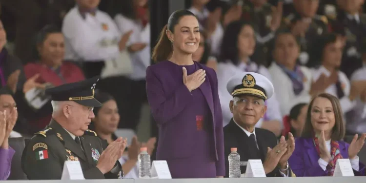 Sheinbaum llama a mirar la historia y comprometernos con el futuro de todas las mujeres de México