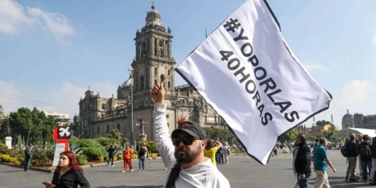 Gobierno oficializa la reducción de la jornada laboral a 40 horas y su aplicación gradual hacia 2030