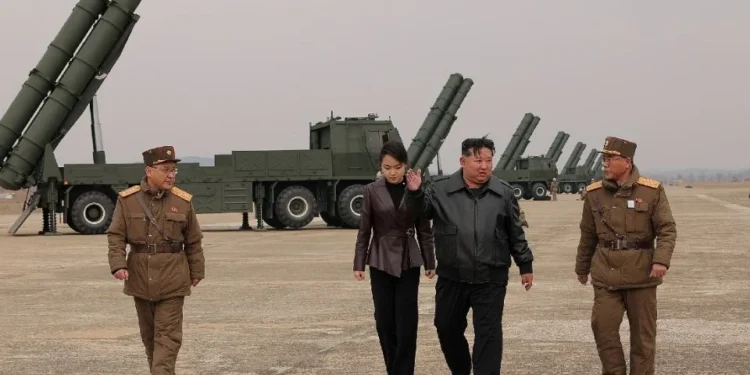 «Es esencial para disuadir la intervención»: Kim Jong-un afirma que continuará reforzando su armamento nuclear