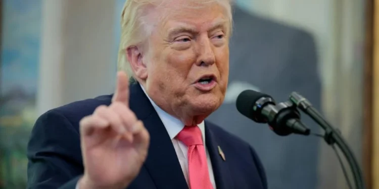 Trump se informa del conflicto con Irán a través de un video que resume los bombardeos de EU, reporta NBC