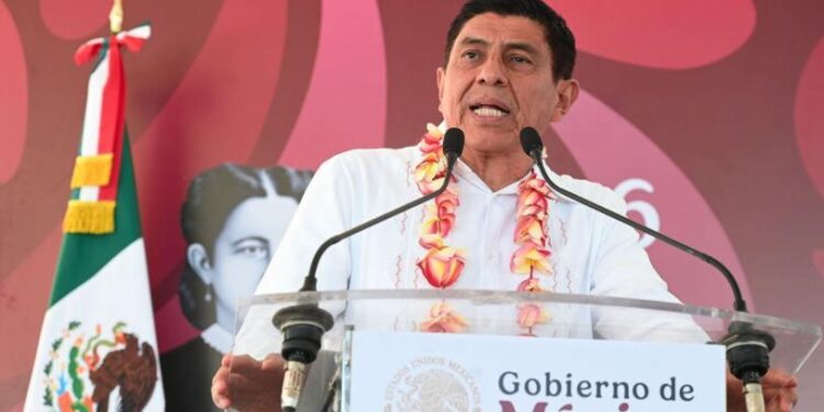 Condena gobernador de Oaxaca asesinato de sobrino del secretario de Gobierno