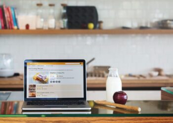 Adopción acelerada de IA como OpenClaw abre riesgos financieros y operativos para empresas en México