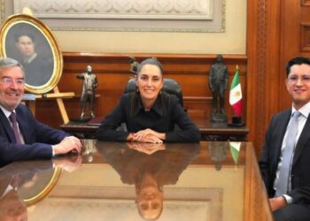 Sheinbaum confirma salida de De la Fuente de la SRE; Roberto Velasco queda al frente