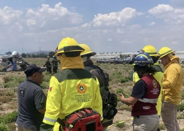 Confirman la muerte de tres pasajeros de avioneta que se desplomó en Puebla; trasladan a un herido