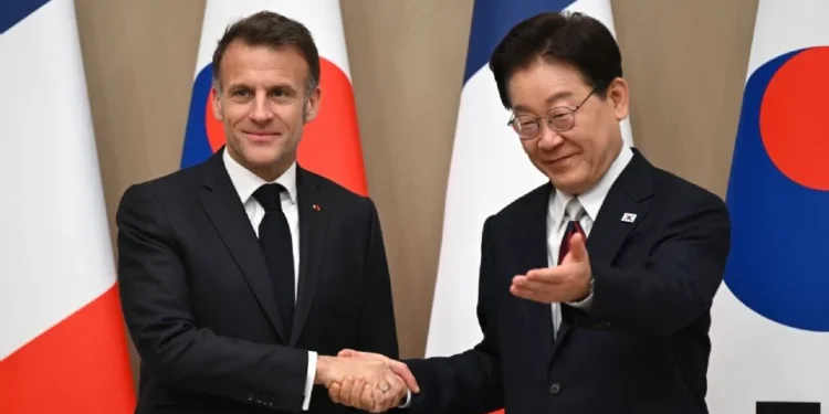 Francia y Corea del Sur afirman que trabajarán para reabrir el estrecho de Ormuz