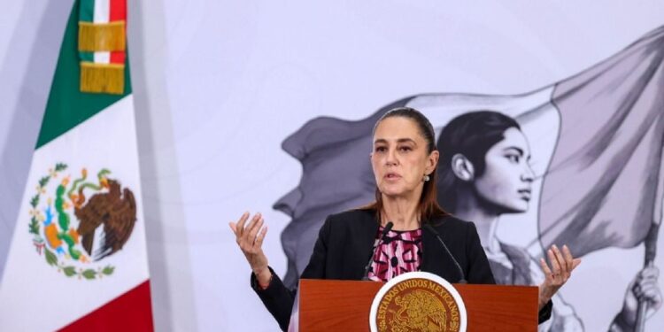 “Levanté la voz para que me escucharan”: Sheinbaum niega regaño a manifestantes en su visita a Puebla