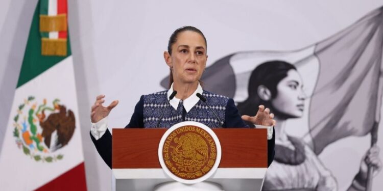 Sheinbaum afirma que instruyó a los cónsules a realizar visitas diarias a los centros de ICE tras la muerte de 15 mexicanos