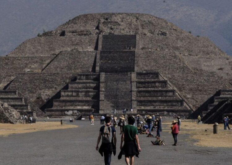 Confirman una turista muerta y siete personas heridas en balacera en Teotihuacán, entre ellas un menor de edad