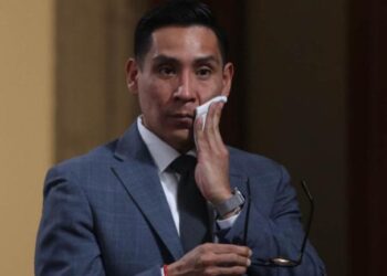 Infodemia ofrece disculpas por desmentir video real de mujer tomando el sol en Palacio Nacional