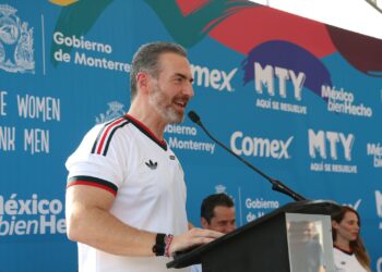 Comex por un México Bien Hecho y la comunidad de Monterrey rehabilitan la cancha de la colonia Independencia