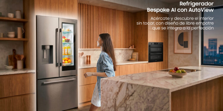 Samsung lanza su primer refrigerador Bespoke AI con Autoview en México y América Latina