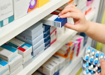 RUY LÓPEZ RIDAURA CARGA LOS DADOS A FAVOR DE LA FAMILIA PVEM Y DEL ‘DR. SIMI’; FARMACIAS EL FÉNIX VA POR CONTRATO DE MEDICAMENTOS EN PEMEX