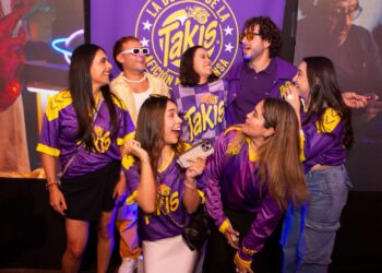 Takis enciende la pasión futbolera con la campaña “La botana de la afición más intensa”