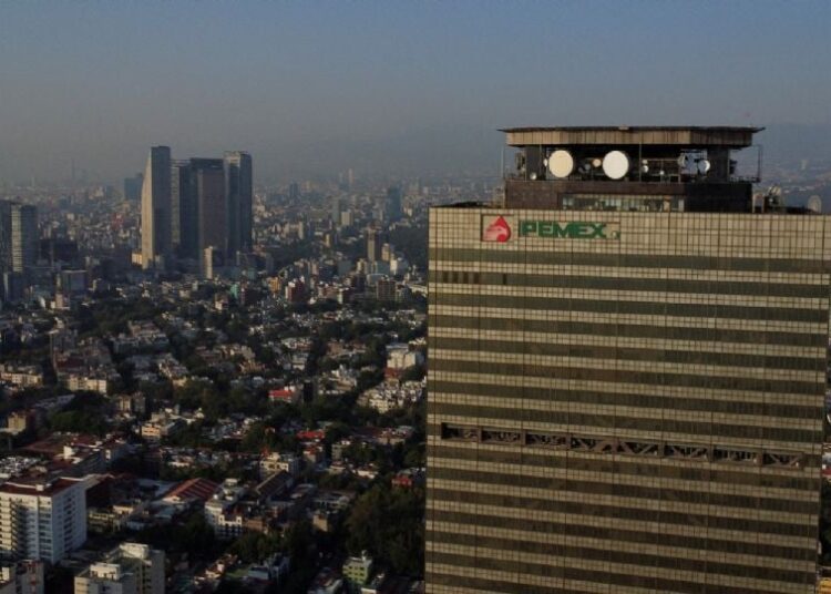Pemex aplaza hasta 2033 el pago de más de 250 mil mdp de su deuda con proveedores