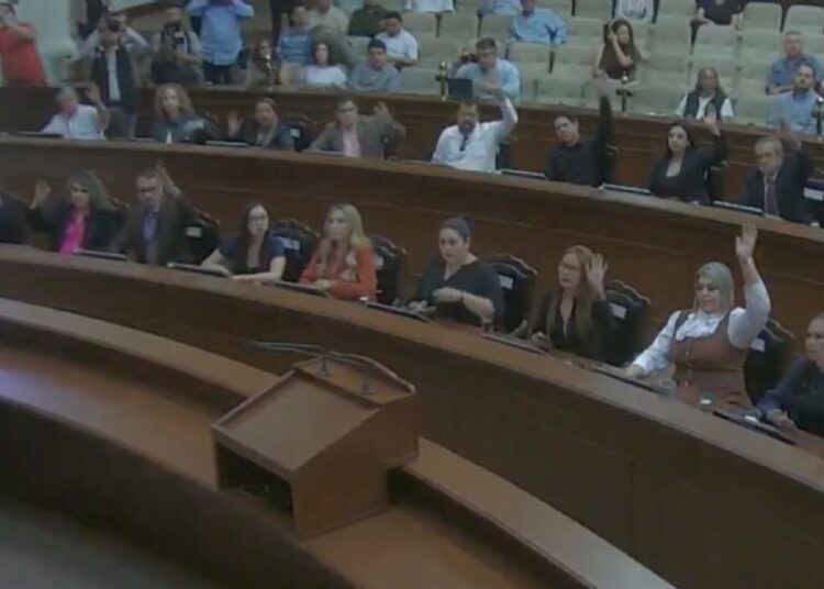 Congreso de Sinaloa aprueba licencia de Rocha Moya como gobernador de Sinaloa, tras investigaciones de EU