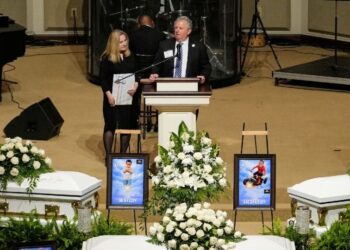 Homenajean en Louisiana a ocho niños asesinados en tiroteo masivo