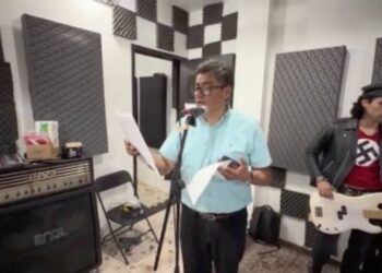 El senador morenista Saúl Monreal desata polémica por cantar con un músico pronazi