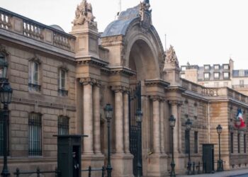 Fiscalía francesa registra el Palacio del Elíseo tras investigación por corrupción