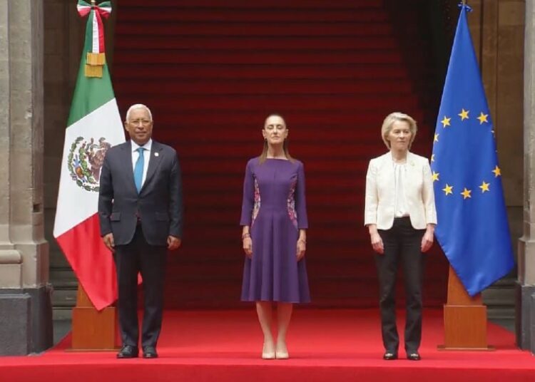 Representantes de la Unión Europea arriban a Palacio Nacional para participar en la cumbre bilateral con México