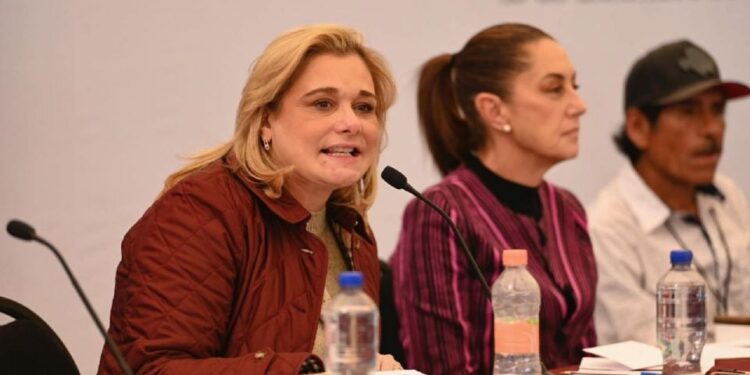 Gobernadora de Chihuahua acude a instalaciones de la FGR para declarar por caso de agentes estadounidenses