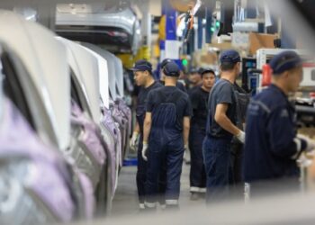 EU busca en revisión del T-MEC que el 82% del contenido de los vehículos fabricados en Norteamérica sea regional