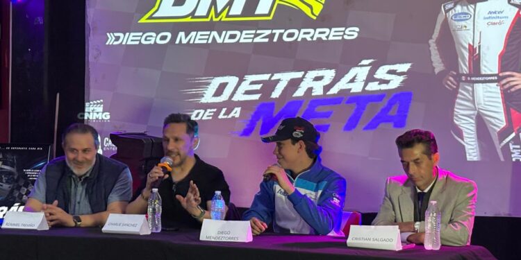 Diego MéndezTorres abre las puertas de su vida fuera de las pistas de NASCAR con el documental “Más allá de la meta”