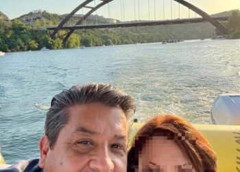 Juez ratifica bloqueo de cuentas de familia del panista Cabeza de Vaca