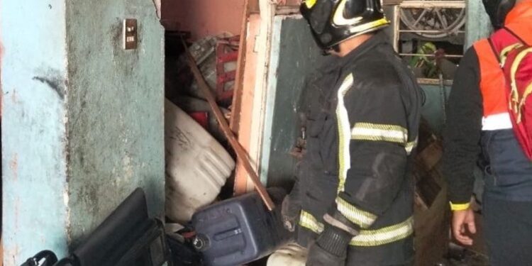 Explosión por acumulación de gas deja dos adultos mayores lesionados en Iztapalapa