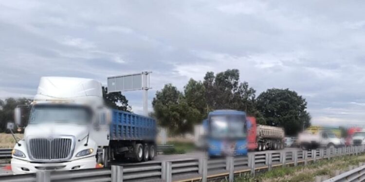 Segob afirma que habrá movilizaciones, pero no bloqueos de transportistas en carreteras; reportan afectaciones en el sur del país