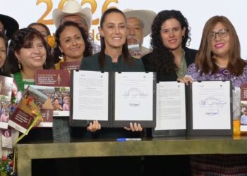 Sheinbaum firma convocatoria para la consulta sobre la Ley de Derechos de los Pueblos Indígenas y Afromexicanos