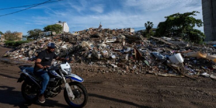 Suman seis días de labores de rescate en Venezuela: crecen a mil 943 las personas fallecidas y hay más de 10 mil heridos