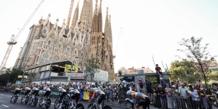 Isaac del Toro y UAE Team se apoderan del tercer lugar tras la Etapa 1 del Tour de Francia 2026