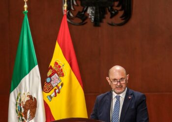 UAG otorga Medalla Ciencia y Libertad al presidente de la Real Federación Española de Futbol