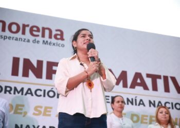 Miles asisten a asamblea encabezada por Elizabeth López Blanco en Nayarit