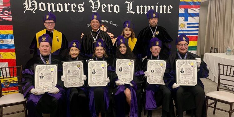 Seis agentes aduanales reciben Doctorado Honoris Causa; Claustro Doctoral Honores Vero Lumine Internacional y AAADAM firman alianza