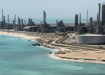Irán inicia conversaciones con empresas japonesas para vender petróleo tras exención de sanciones de EU
