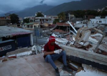 Reducen búsquedas y rescates a 11 días del doble terremoto en Venezuela; labores se centran en la remoción de escombros
