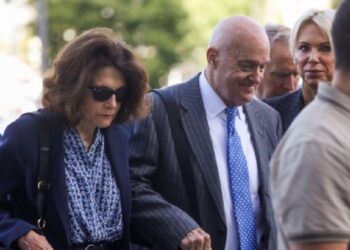 Audiencia preliminar por asesinato de Charlie Kirk reúne al presunto tirador con los familiares del occiso