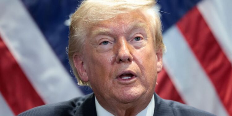 «Se están portando muy mal»: Trump amenaza con atacar esta noche a Irán tras dar por acabada la tregua