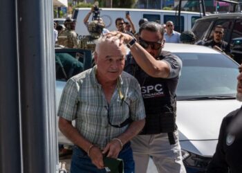 Acusan a empresa del exgobernador Ernesto Ruffo por «huachicol» fiscal en 163 ferrotanques