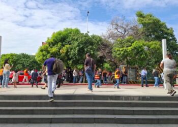 Sheinbaum descarta daños tras sismo de 7.4 en Chiapas; recomienda no acercarse a las playas