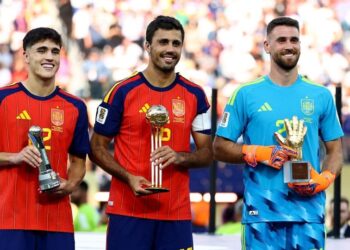 ¡España se lleva todo! Rodri conquista el Balón de Oro y corona el dominio de La Roja en el Mundial