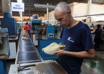 Entra en vigor arancel de 25% de EU a importaciones brasileñas; Lula evalúa respuesta al golpe comercial