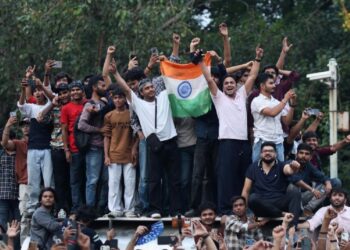 India endurece la batalla contra el fraude académico: propone hasta 10 años de cárcel por filtrar exámenes universitarios