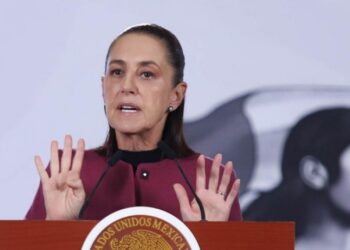 Sheinbaum niega acusación de Milei y marca distancia: “No acostumbramos meternos con otros países”