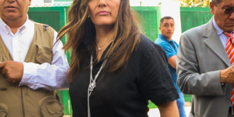Nieta de Jorge González Camarena convoca a víctimas de despojo a formar ‘eslabón humano’