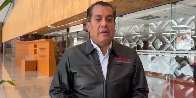 Cabeza de Vaca es un “prófugo” que pretende ser Presidente para ocultar sus delitos: Gutiérrez Luna