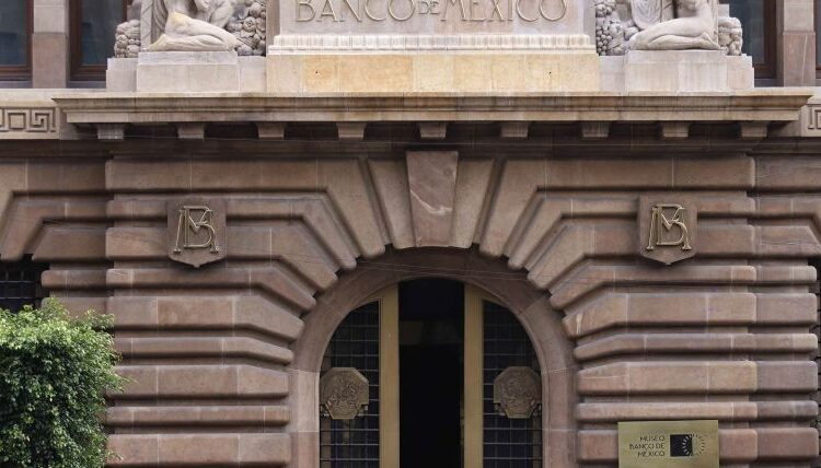 Eleva Banxico a 1.5% el pronóstico de crecimiento para 2026, pero ve riesgos por incertidumbre del T-MEC