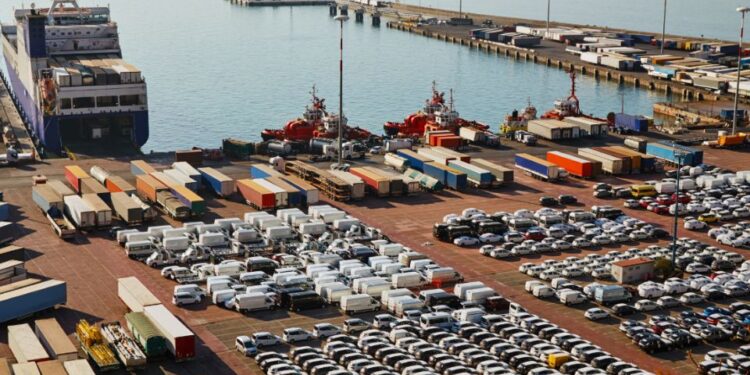 México cierra julio con déficit comercial de 847.5 millones de dólares